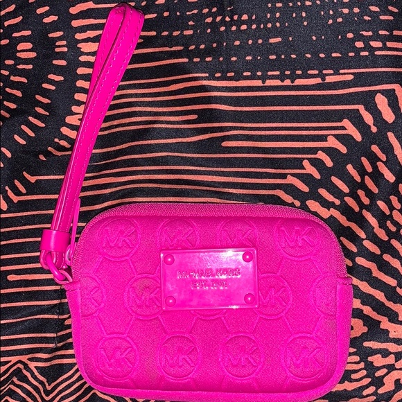 Michael Kors wrist wallet - Picture 1 of 5